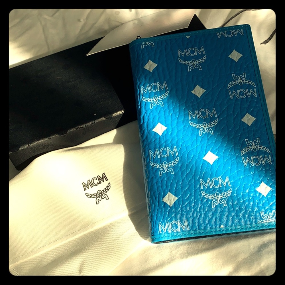 MCM Passport Holder in White Logo Visetos - NWT
